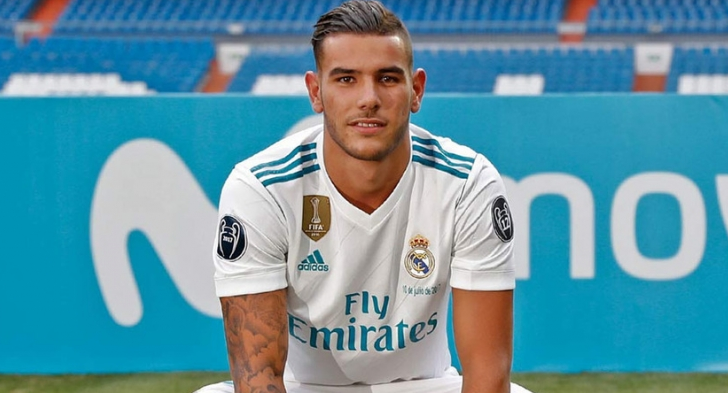 اشك في أن ثيو لديه العدي